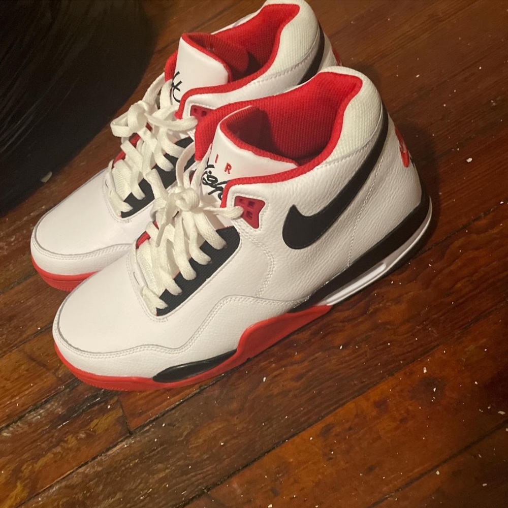 selling nike shoes looking to sell asap